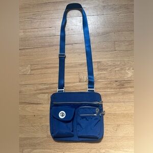 Baggallini dark blue purse.